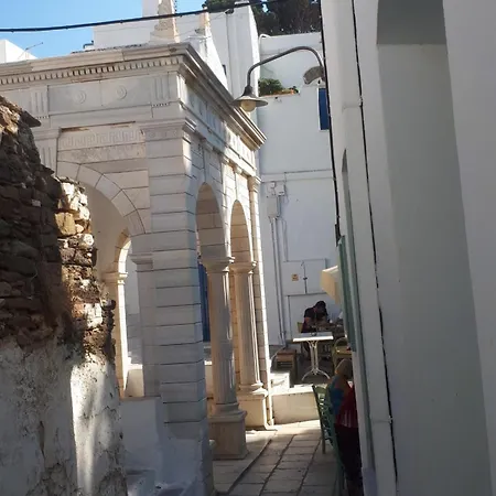 Elegant Cycladic In Chora Tínos