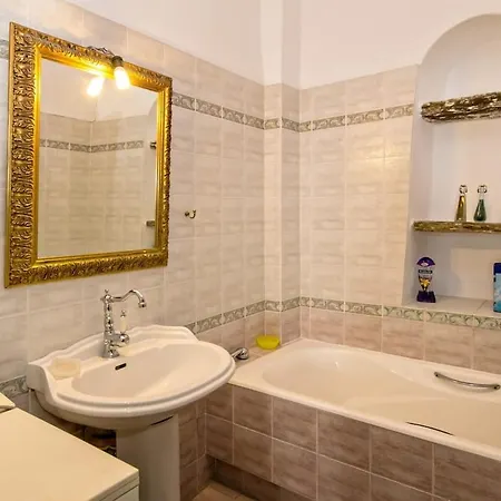 Elegant Cycladic In Chora * Tínos